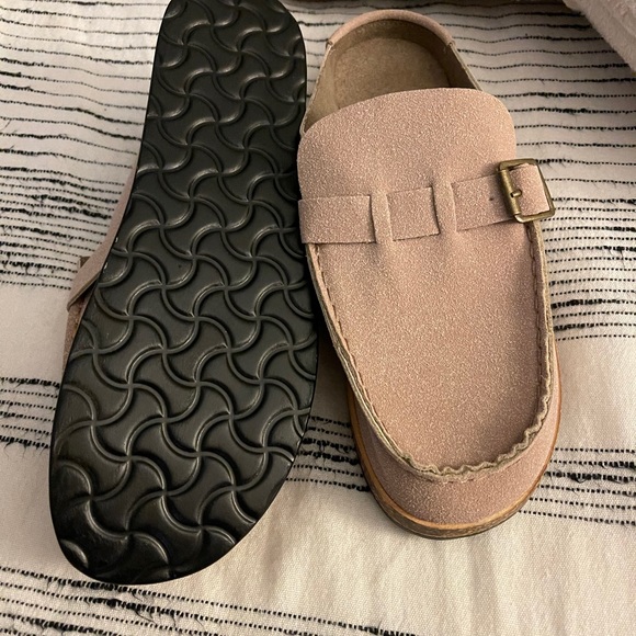 House slides - Picture 2 of 2